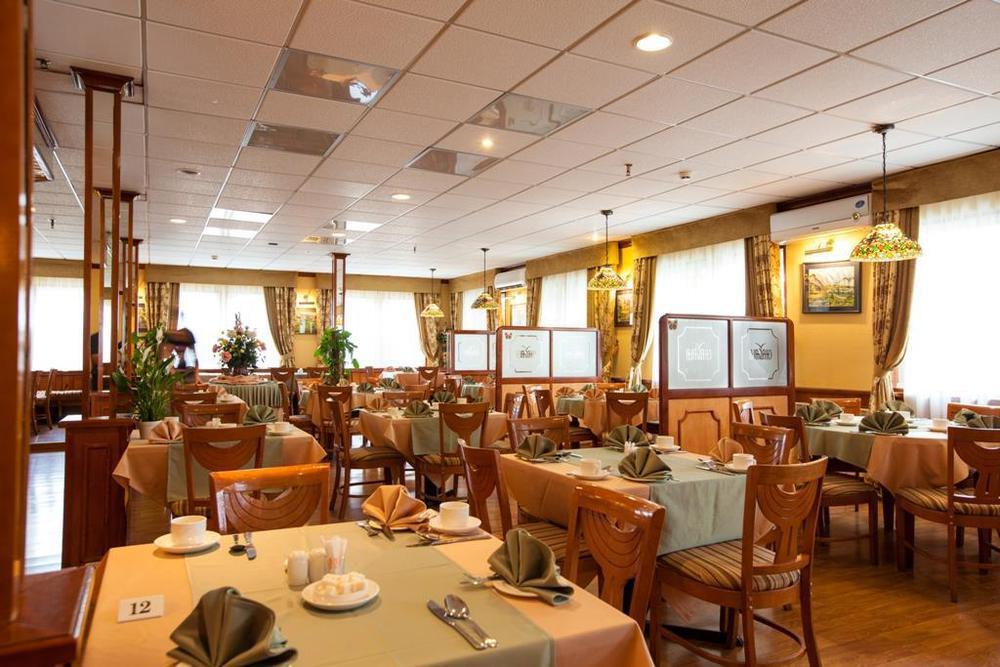 Chagala Atyrau Hotel Εστιατόριο φωτογραφία