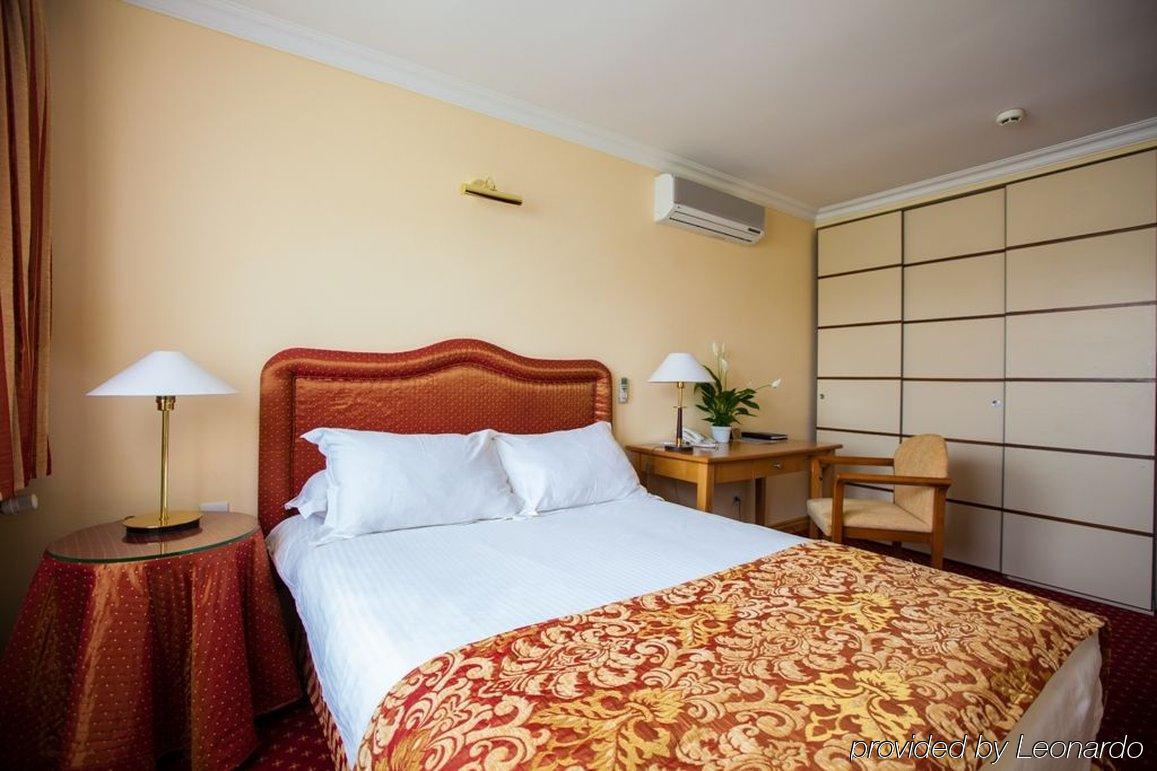 Chagala Atyrau Hotel Εξωτερικό φωτογραφία