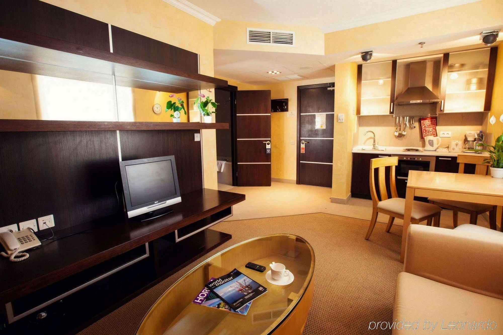 Chagala Atyrau Hotel Εξωτερικό φωτογραφία